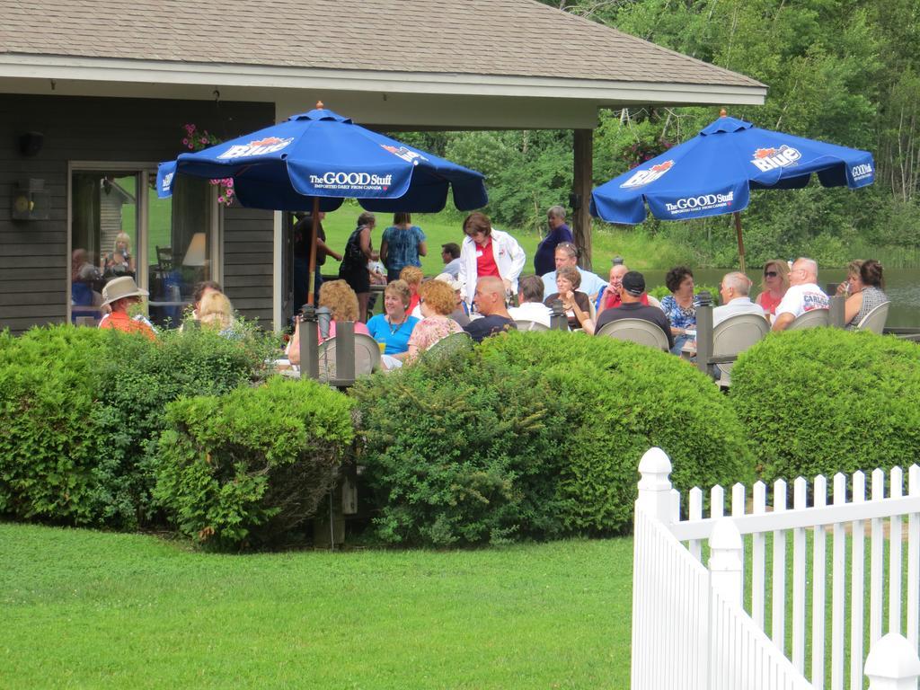 Commodores Inn Stowe Exterior foto