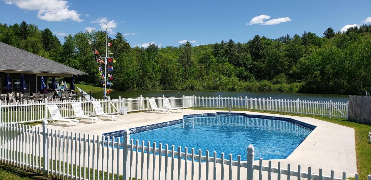 Commodores Inn Stowe Exterior foto